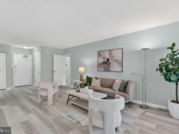 4515 Willard Ave APT 1414S, Chevy Chase, MD 20815