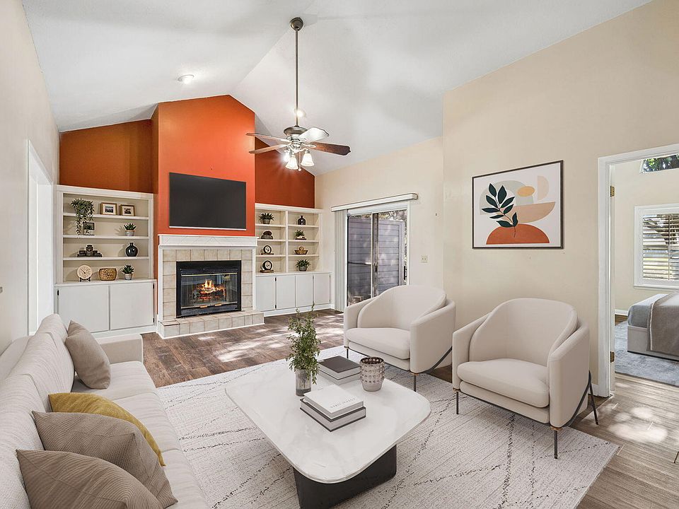 1st image of 905 Sea Robin Ln