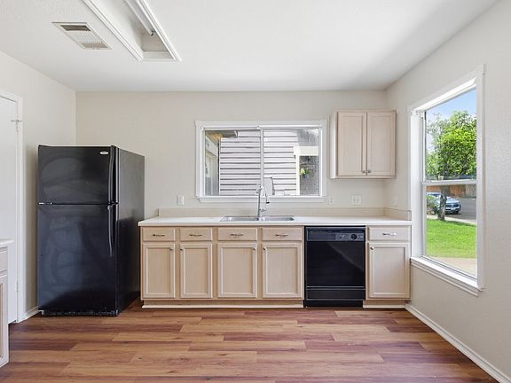 5th image of 10316 Garbacz Dr