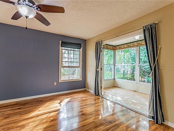 4th image of 38 Lake Shore Dr