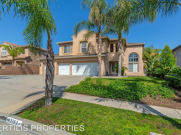 3rd image of 3162 Pinehurst Dr