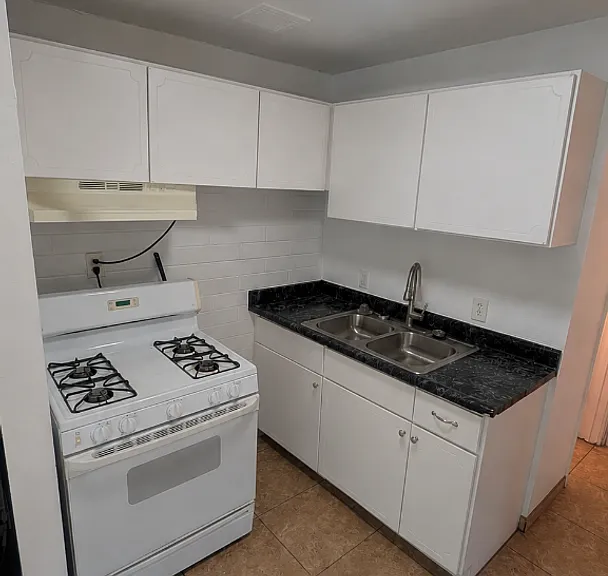 2053 N Alvernon Way — Photo 1