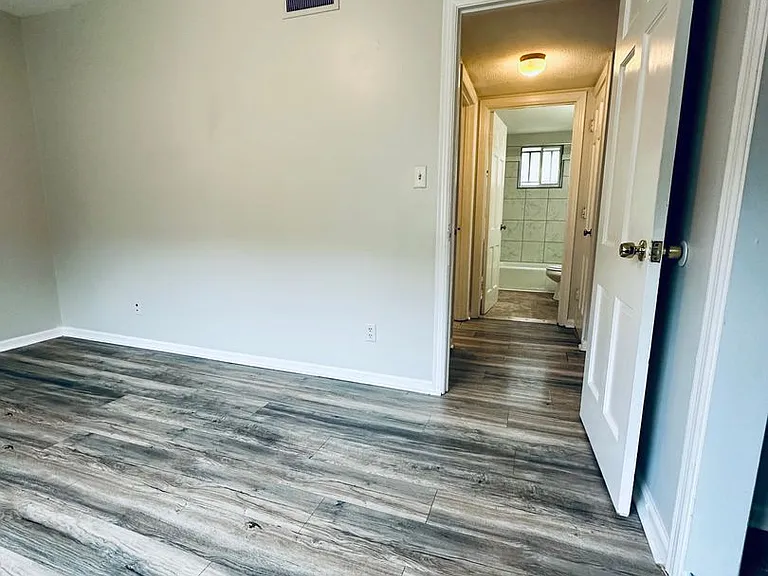 3328 Pinewood Ave — Photo 6