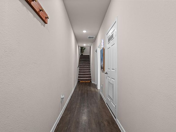2nd image of 3603 Vineyard Ln
