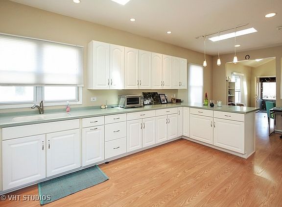 3rd image of 42715 N Park Ave