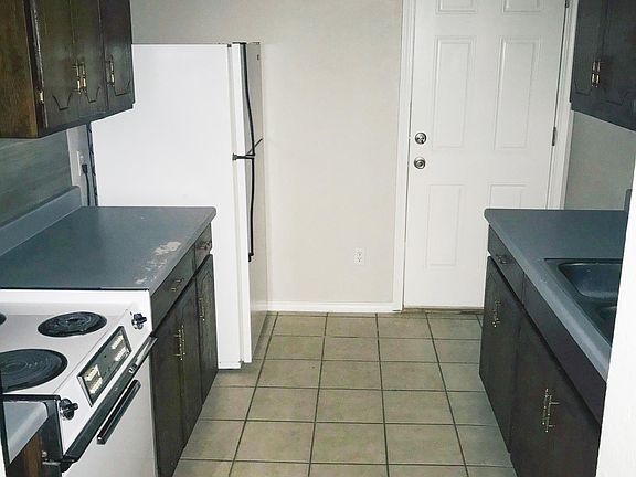 4th image of 1529 23rd St APT A
