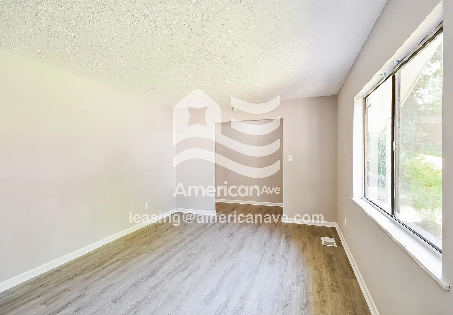 3 bed, 2.0 bath, 2142 sqft, $1,530 — Photo 3