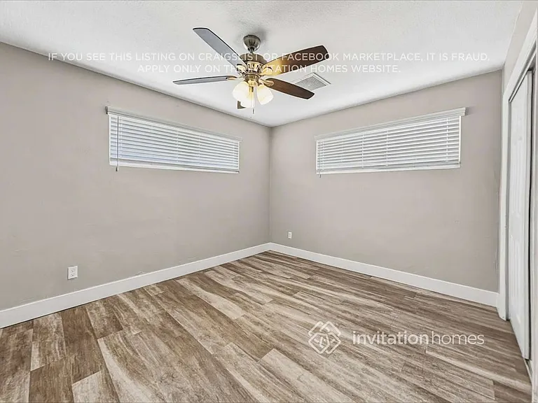 7005 N 76th Dr — Photo 14