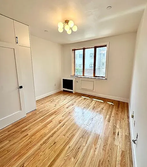 527 Leonard St #2B — Photo 6