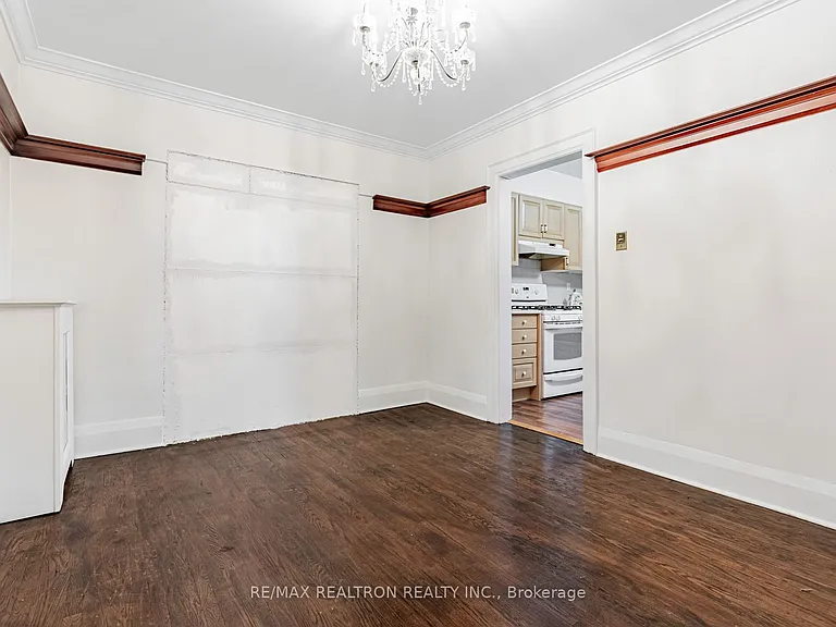 149 Eastbourne Ave — Photo 8