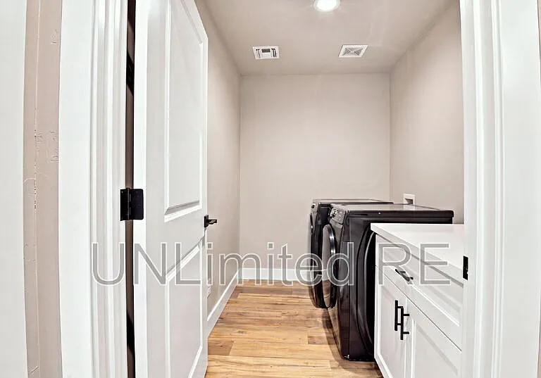 12249 Curtis Ct — Photo 31