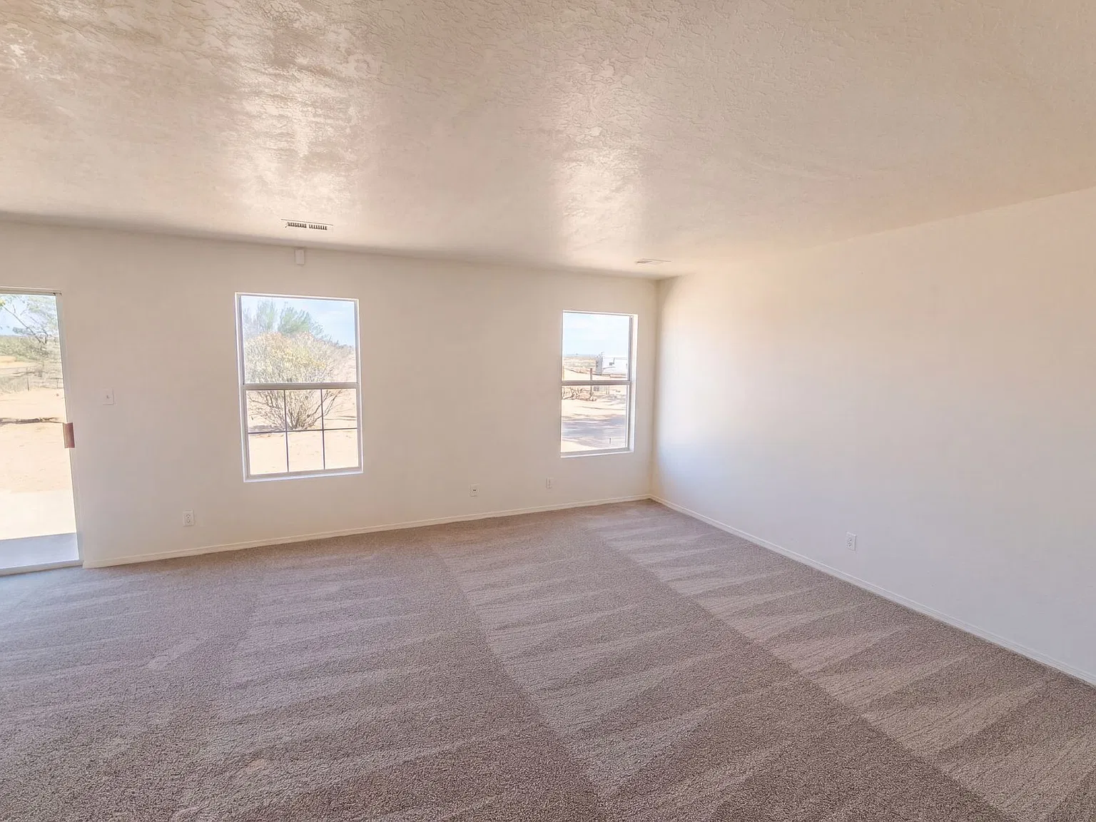 3 bed, 1234 sqft, $1,800 — Photo 2