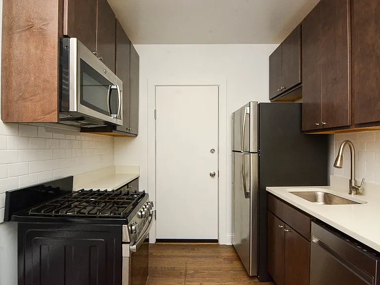 2643 N Spaulding Ave #W4 — Photo 2