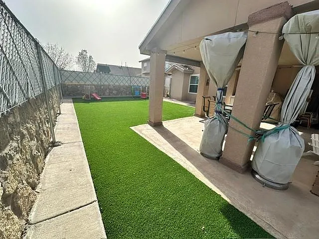 14048 Lago Seco Dr — Photo 2