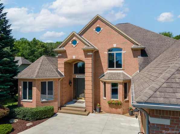 62855 Tournament Dr, Washington, MI 48094