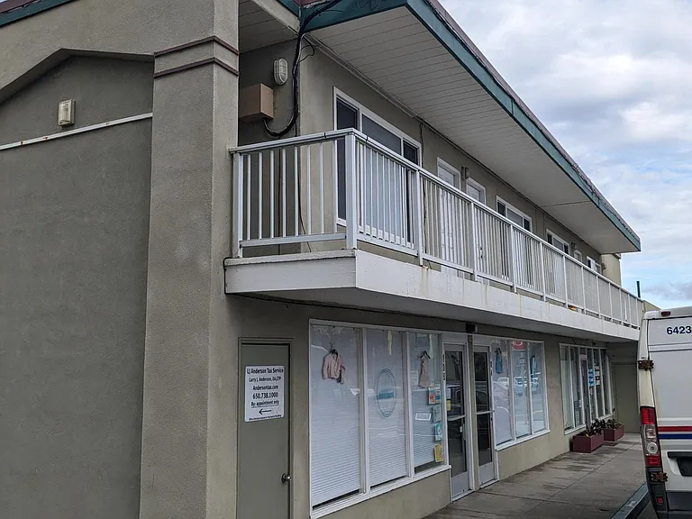 100 Paloma Ave #4 — Photo 1