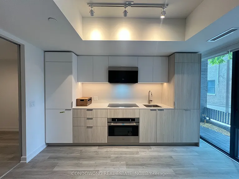 28 Eastern Ave #Townhouse 110 — Photo 2