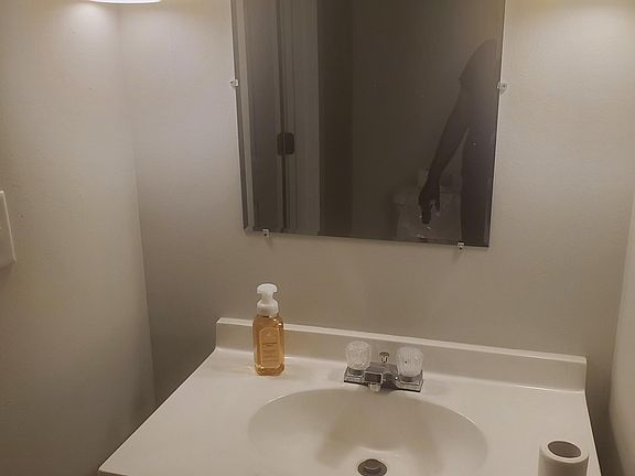 4th image of 4119 W Van Buren St
