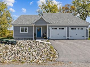 36 Sunrise Dr, South Hero, VT 05486