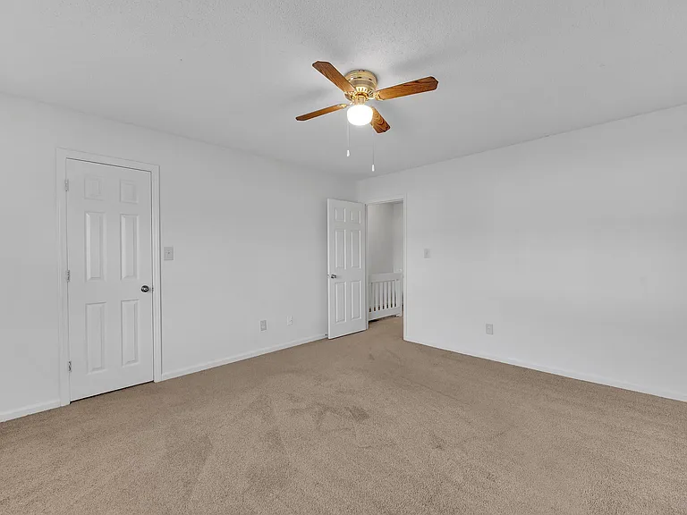 Belmont Heights Apartments & Townhomes — Photo 86