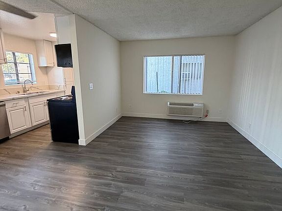 2nd image of 4124 N Eagle Rock Blvd #118