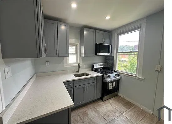 2 bed, 1900 sqft, $2,100 — Photo 1