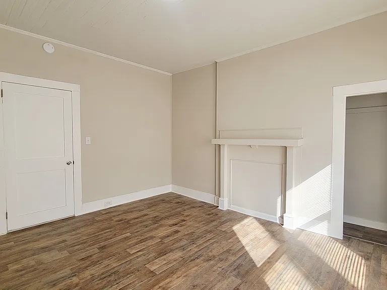 318 E Sumter St — Photo 11
