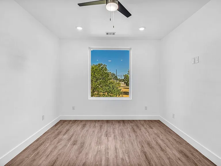 1006 E Marble St — Photo 17