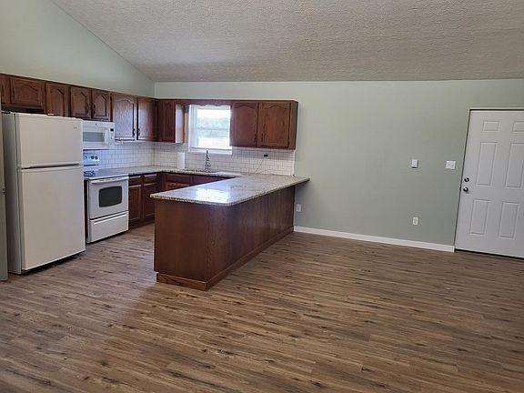 3rd image of 241 Sandalwood Dr