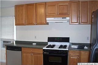 2nd image of 12 Hart St