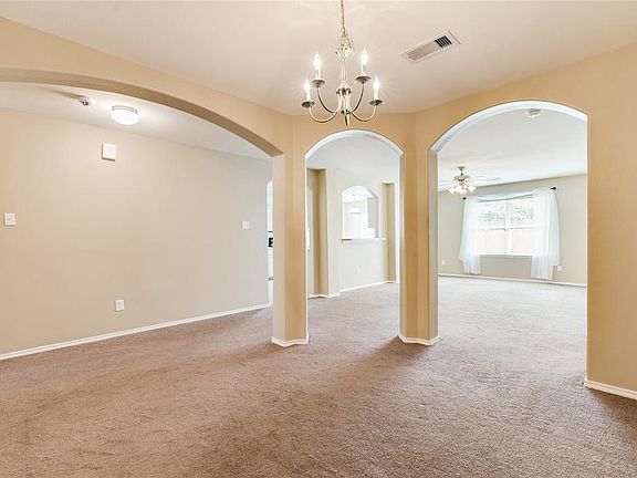 5th image of 446 Laurel Sage Dr
