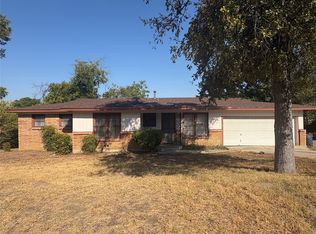 2121 Kingsdale Dr, Fort Worth, TX 76119