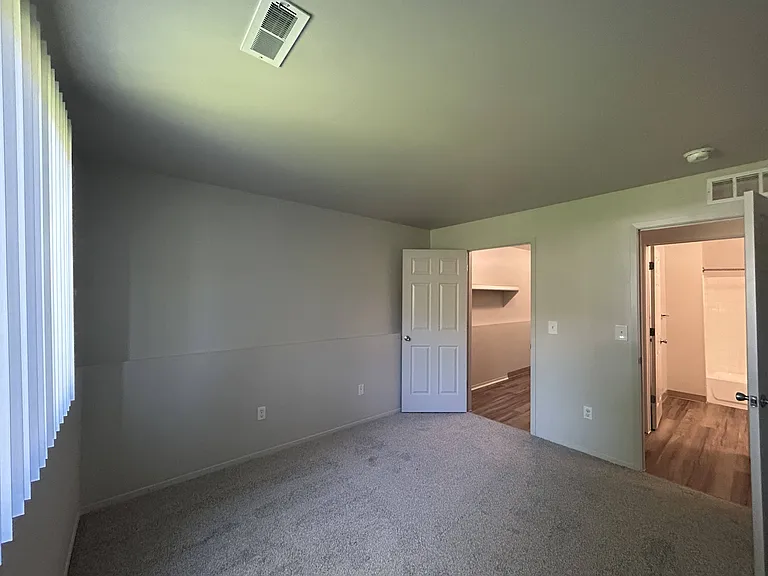 Woodland Villa Apartments — Photo 47