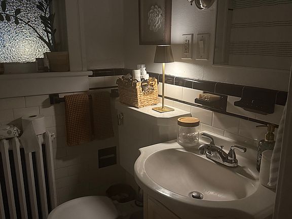 5th image of 35 1/2 Richmond Ave #2