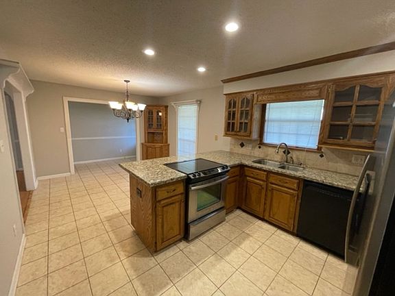 4th image of 4331 Christina St