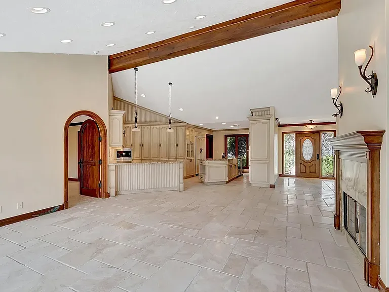 7415 Woodland Creek Ln — Photo 10