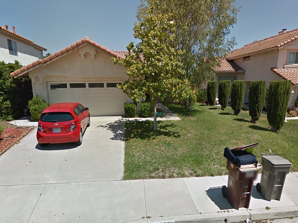 1st image of 39580 Medina Ct