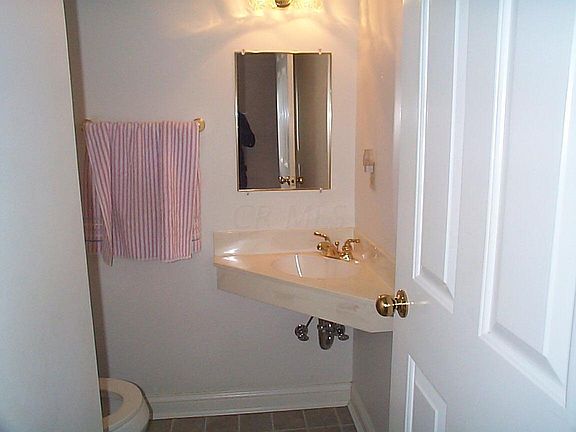 4th image of 6654 Eastland Ct