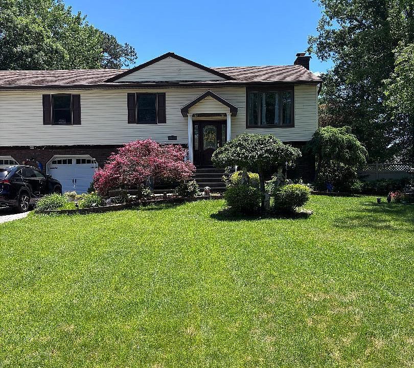 1st image of 115 Oak St