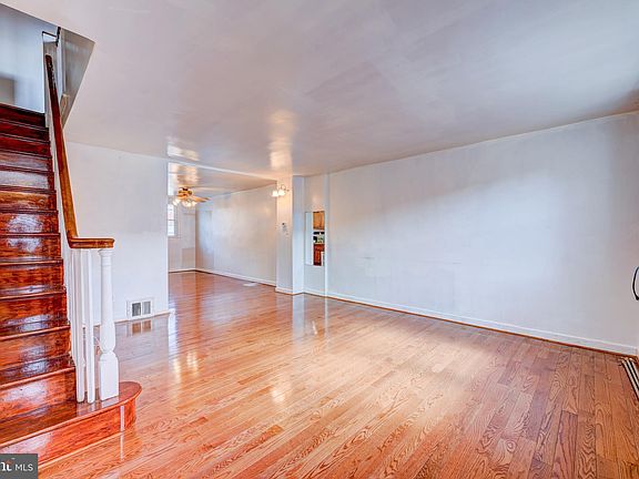 5th image of 6644 Eastwood St