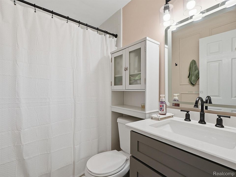 15317 Green Lane Ave, photo 19