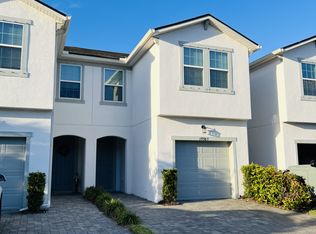 19305 Blue Pond Dr, Lutz, FL 33558