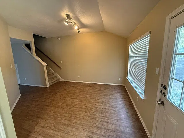 Beautiful 3 bedroom, 2 bath one story in Austin! — Photo 3