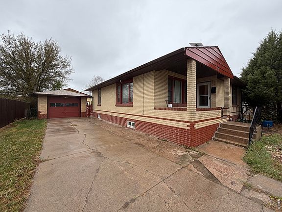 5th image of 107 Magnolia Ln