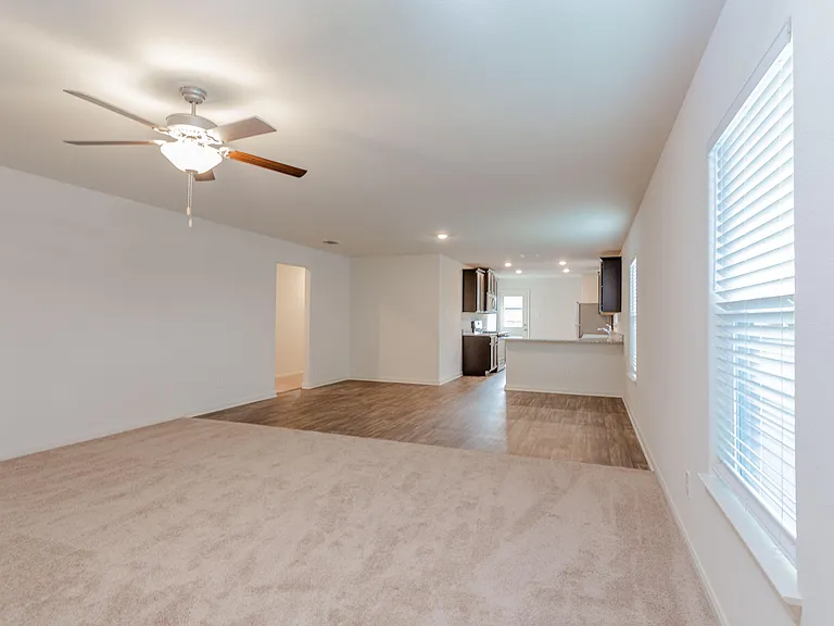 15214 Harbor Lndg — Photo 3