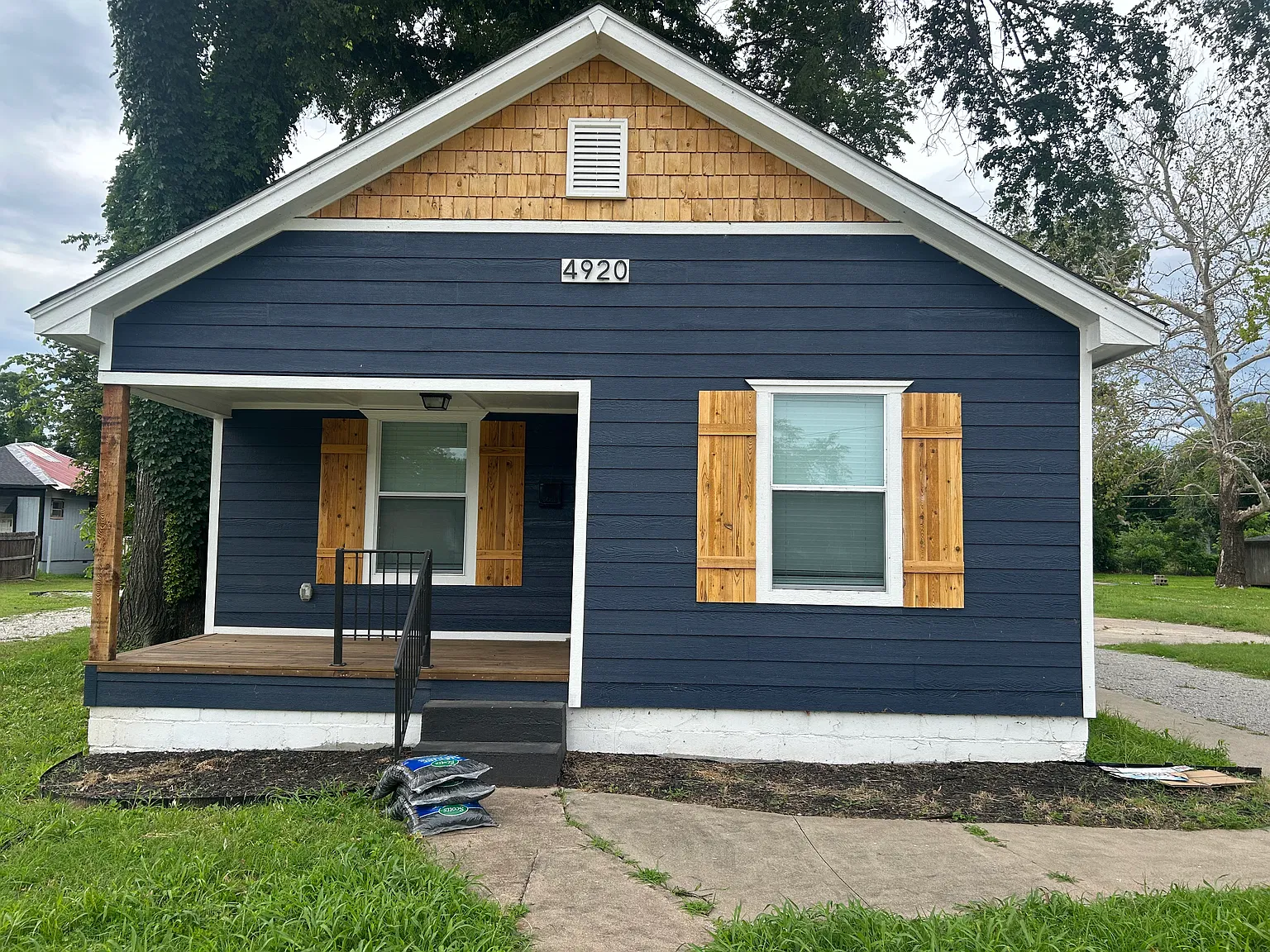 3 bed, 1092 sqft, $750 — Photo 1