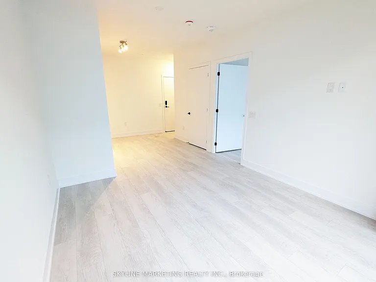2450 Old Bronte Rd #524 — Photo 5
