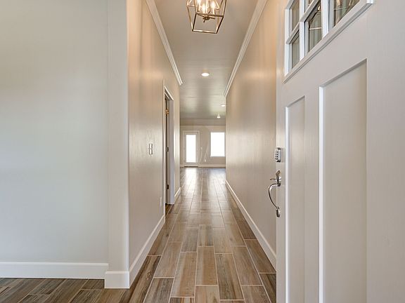 Example of Ashland Floor Plan - Features and Finishes may vary based on product availability