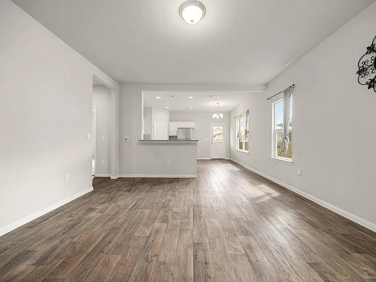 13925 Heywood Dr — Photo 12