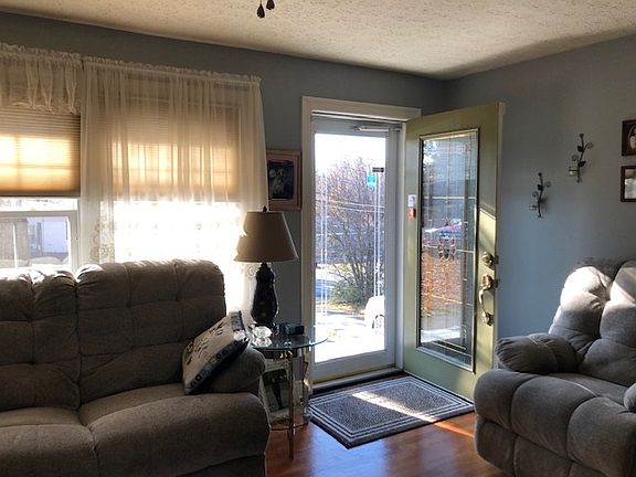 2nd image of 303 Ash St